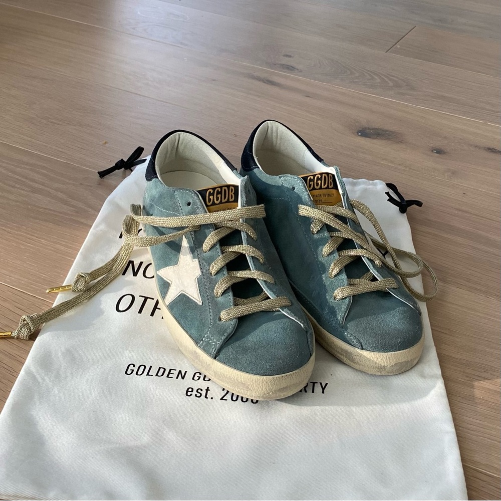 !! NEW DUSTY BLUE SUEDE WOMEN’S GOLDEN GOOSE !! SIZE 38 NWOB/DUST BAG INCLUDED.